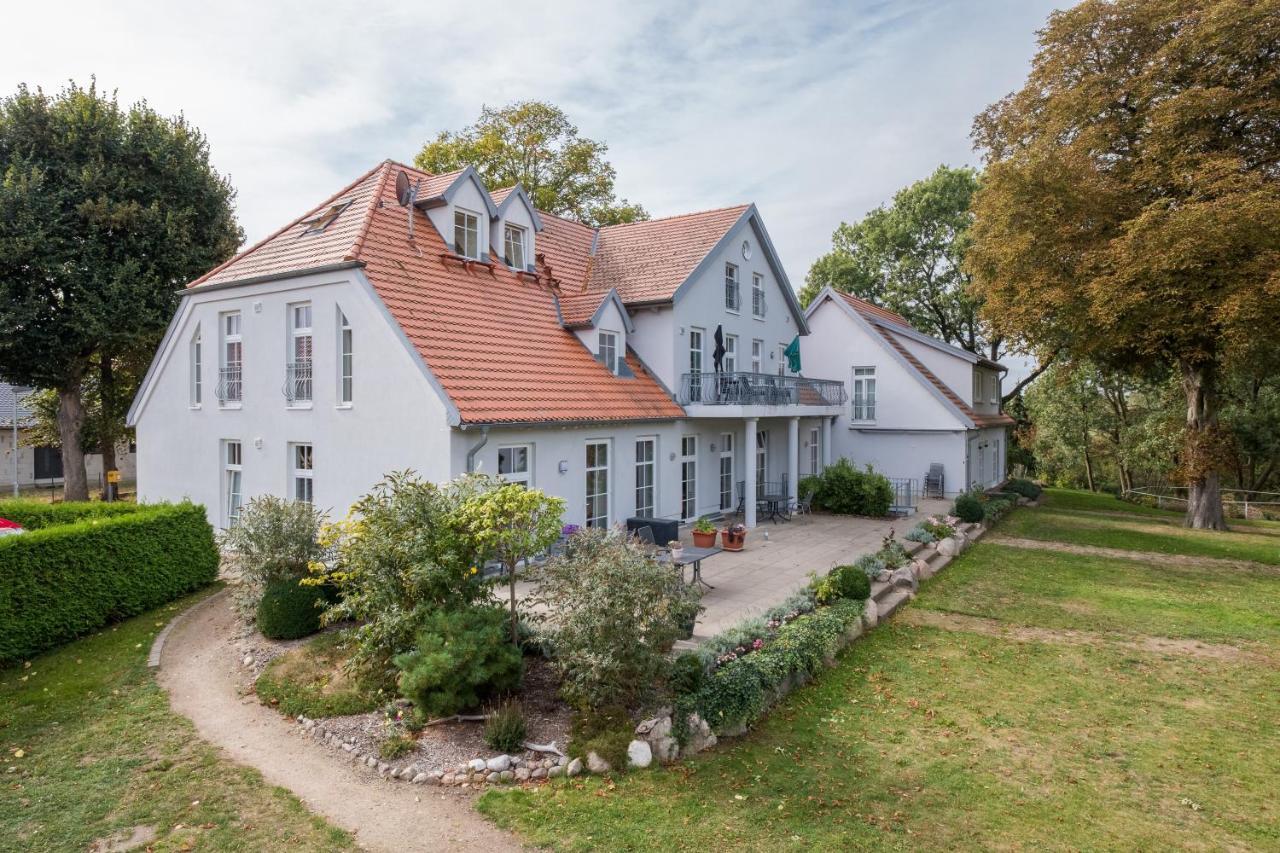 Herrenhaus Juergenshof Alt Schwerin Exterior foto